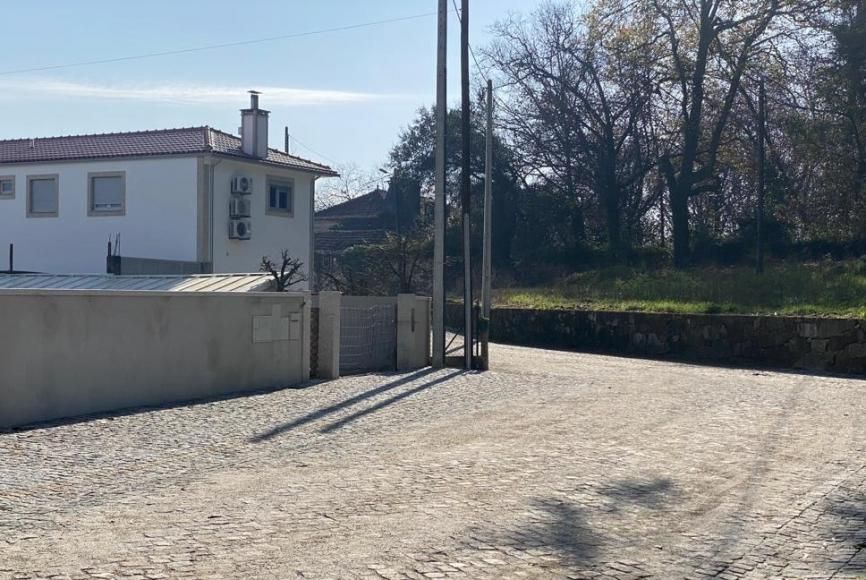 Pavimentação de um troço na Rua da Quinta da Gandra