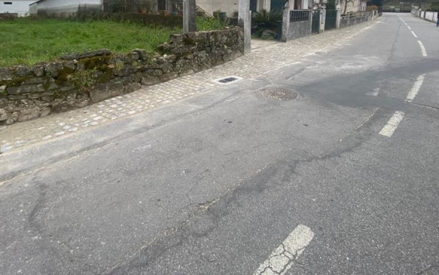 Cruzamento da Rua da Fonte com Av. Divino S. Salvador 