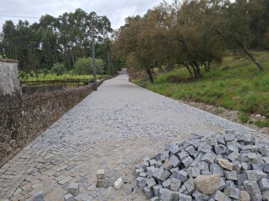 RUA DA PORTELA I RUA DE LINHARES DE &Aacute;GUA I Obra em Curso 